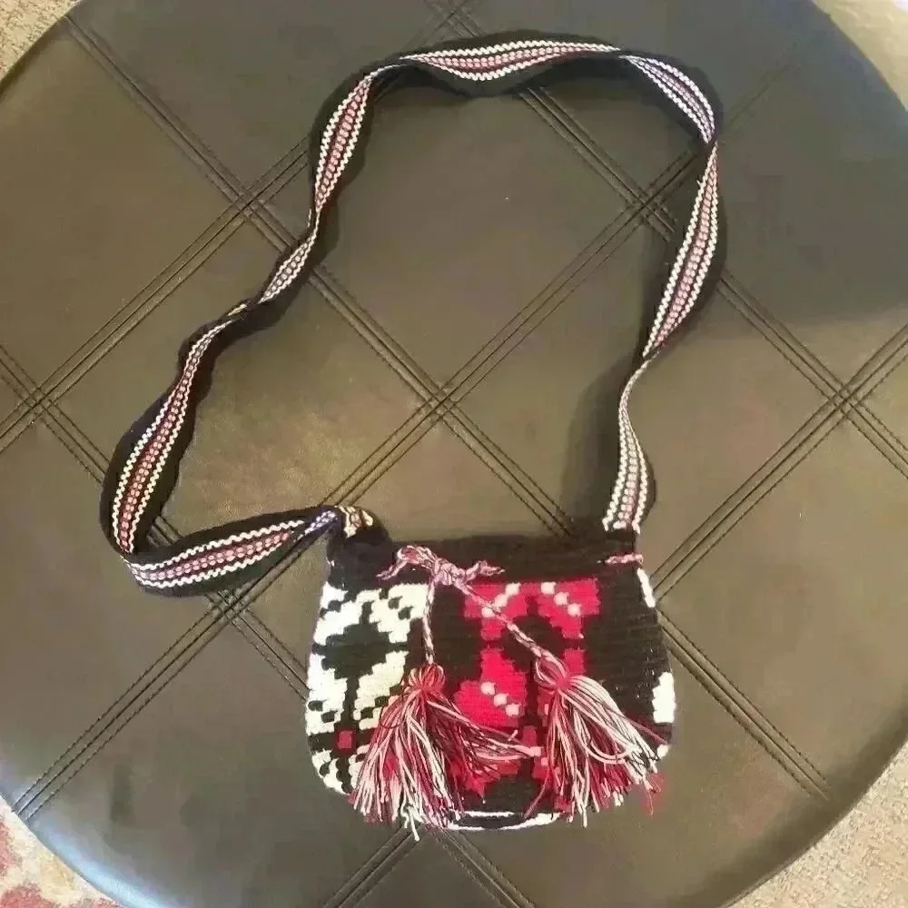 𝅺Peruvian Girl's Crocheted Handbag New w/o Tags